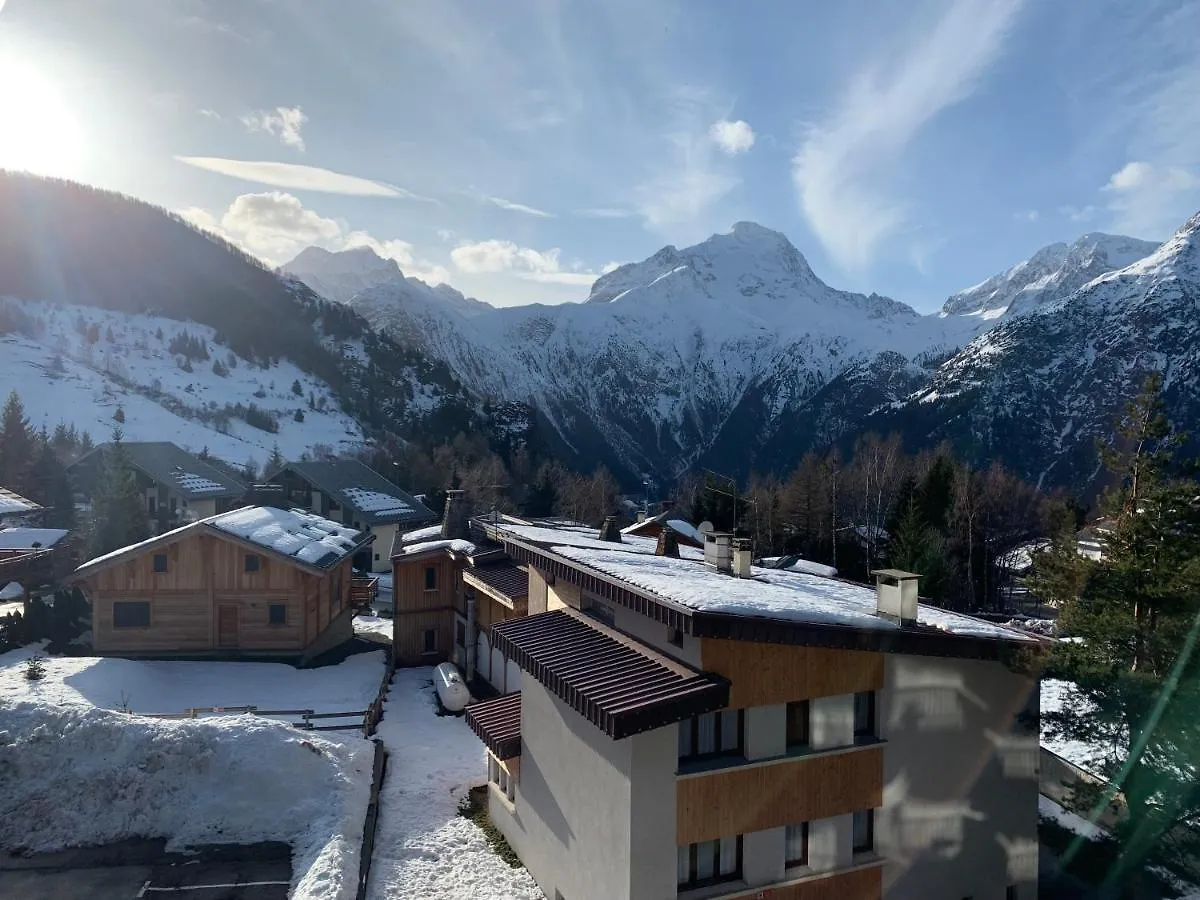 Ski In And Out With Amazing Mountain Views Les Deux Alpes France