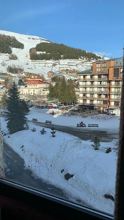 Apartment Ski In And Out With Amazing Mountain Views Les Deux Alpes France